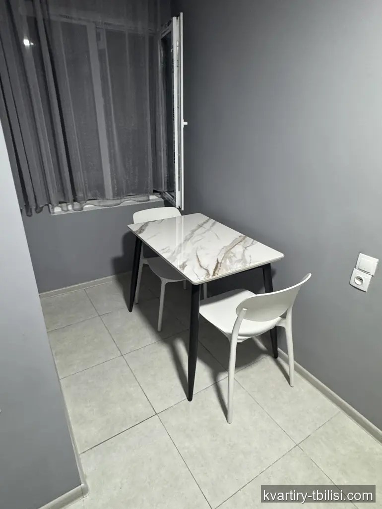 ქირავდება 2 ოთახიანი სახლი ვერაზე, 50 მ² — 400 USD/თვეში | Tbilisi Homes
