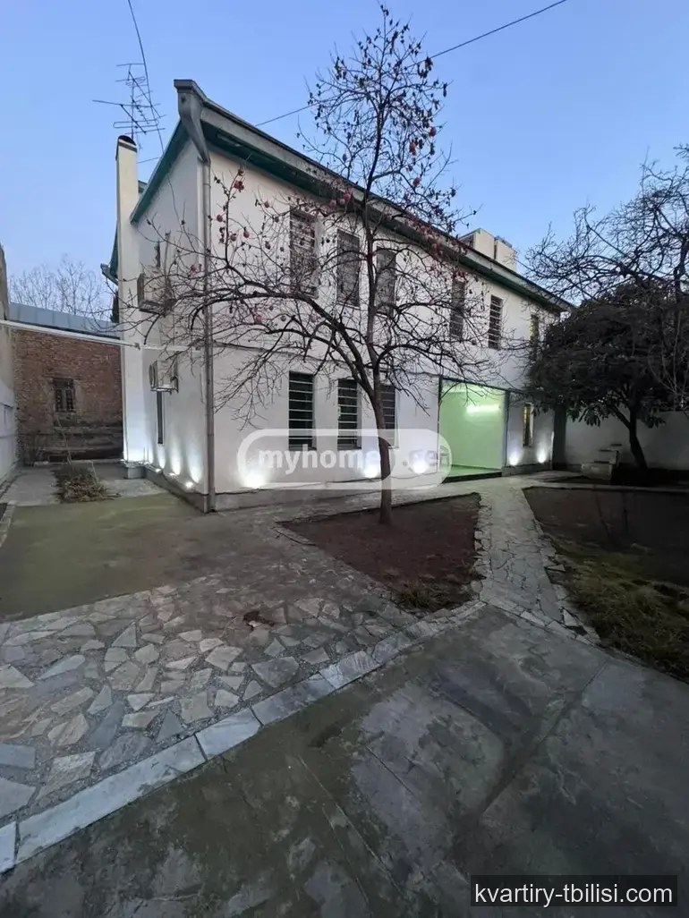 ქირავდება 5 ოთახიანი სახლი ვერაზე, 450 მ² — 1 800 USD/თვეში | Tbilisi Homes
