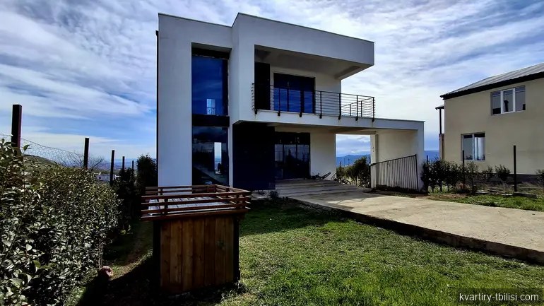 იყიდება 3 ოთახიანი სახლი თბილისში, 300 მ² — 260 000 USD | Tbilisi Homes