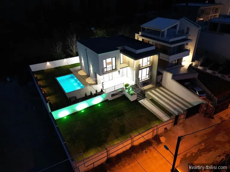 იყიდება 5 ოთახიანი სახლი თბილისში, 500 მ² — 685 000 USD | Tbilisi Homes
