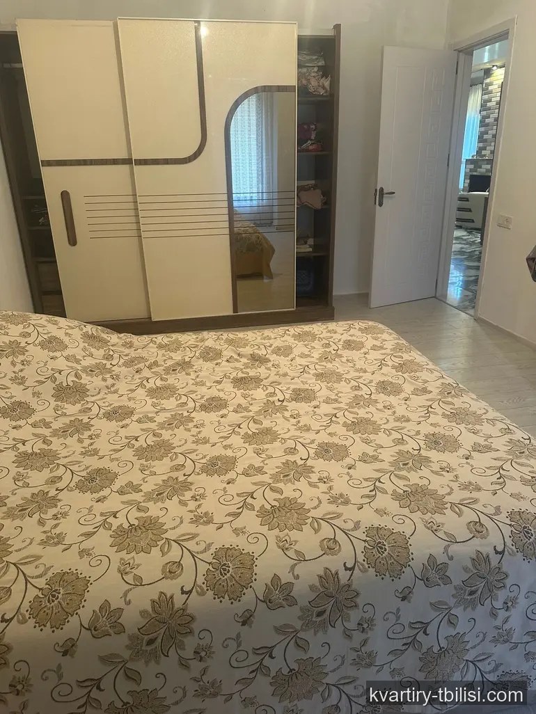 იყიდება 8 ოთახიანი სახლი თბილისში, 350 მ² — 350 000 USD | Tbilisi Homes