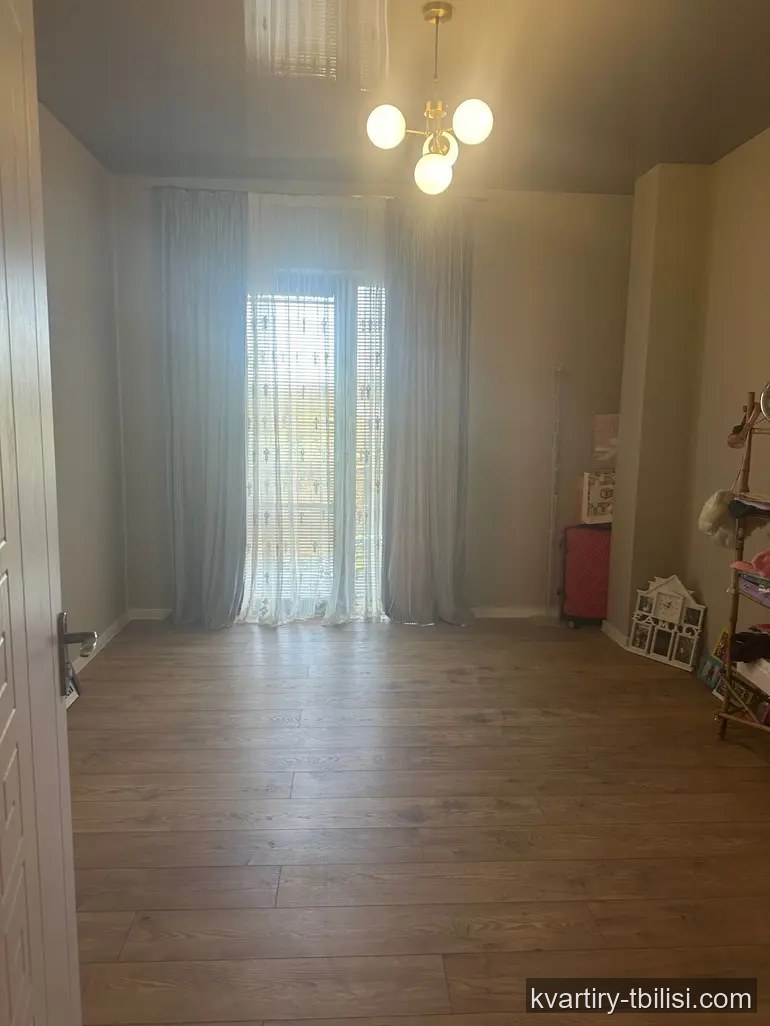 იყიდება 8 ოთახიანი სახლი თბილისში, 350 მ² — 350 000 USD | Tbilisi Homes