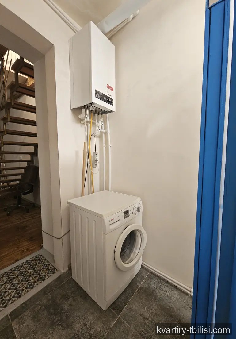 იყიდება 3 ოთახიანი სახლი ჩუღურეთში, 80.6 მ² — 98 000 USD | Tbilisi Homes