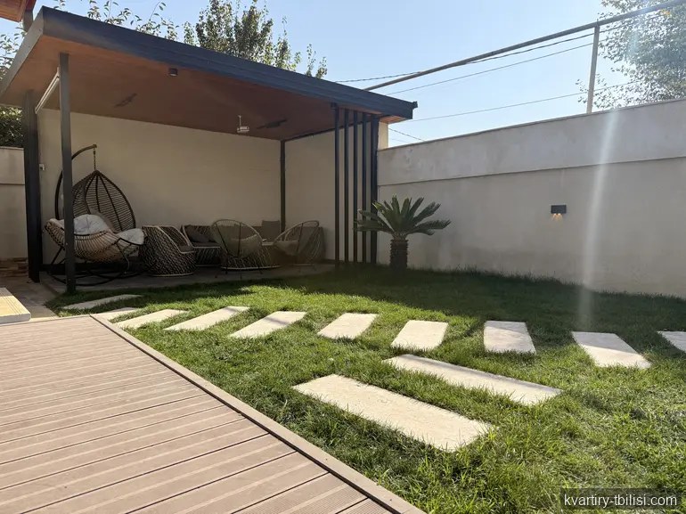 იყიდება 3 ოთახიანი სახლი ჩუღურეთში, 70 მ² — 235 000 USD | Tbilisi Homes
