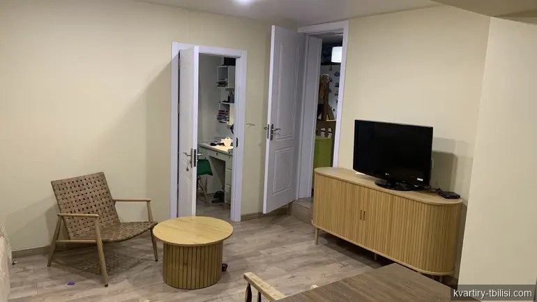 იყიდება 4 ოთახიანი სახლი ჩუღურეთში, 60 მ² — 120 000 USD | Tbilisi Homes