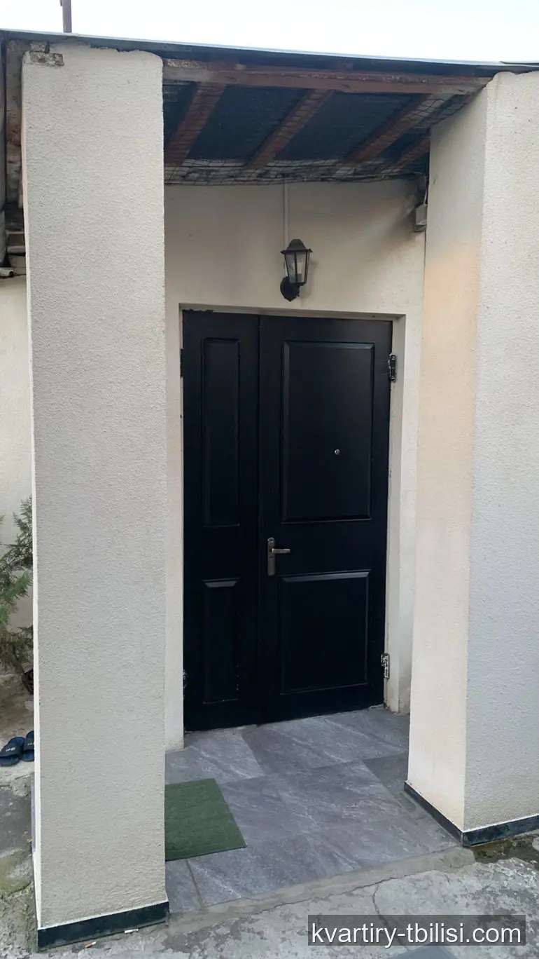 იყიდება 4 ოთახიანი სახლი ჩუღურეთში, 60 მ² — 120 000 USD | Tbilisi Homes