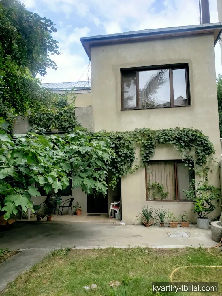 იყიდება 7 ოთახიანი სახლი ჩუღურეთში, 236.8 მ² — 315 000 USD | Tbilisi Homes