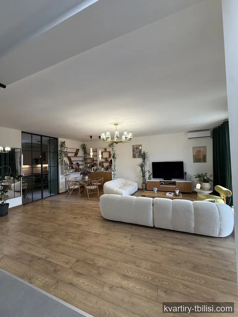 იყიდება 8 ოთახიანი სახლი ჩუღურეთში, 220 მ² — 325 000 USD | Tbilisi Homes
