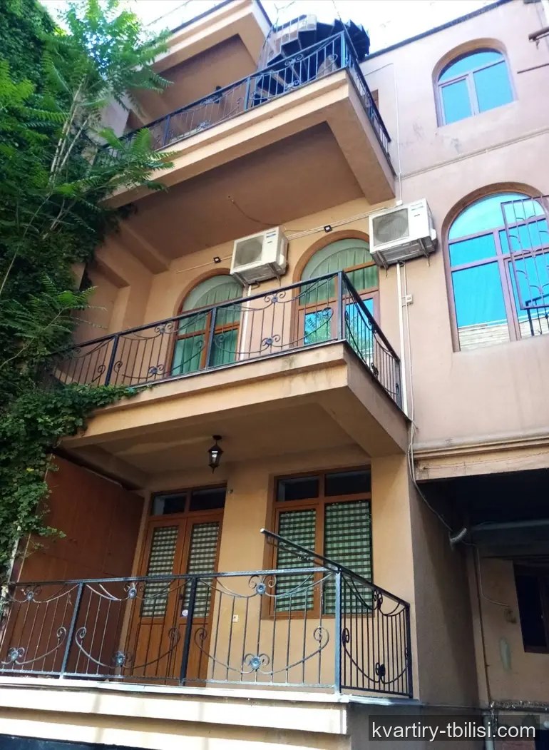 8-комнатный дом в Чугурети — 300 000 USD | Tbilisi Homes