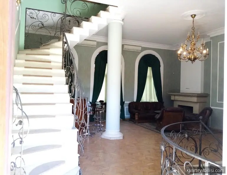 8-комнатный дом в Чугурети — 300 000 USD | Tbilisi Homes
