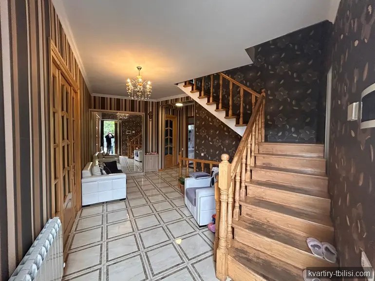 8-комнатный дом в Чугурети — 270 000 USD | Tbilisi Homes