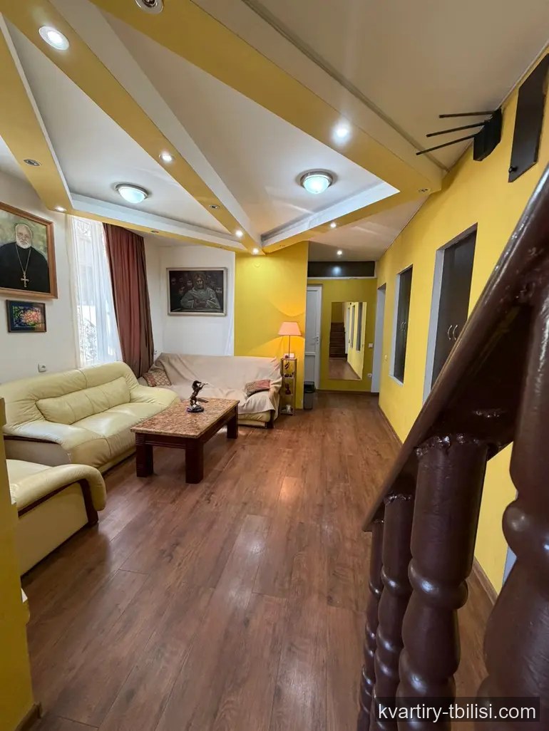 9-комнатный дом в Чугурети — 168 000 USD | Tbilisi Homes