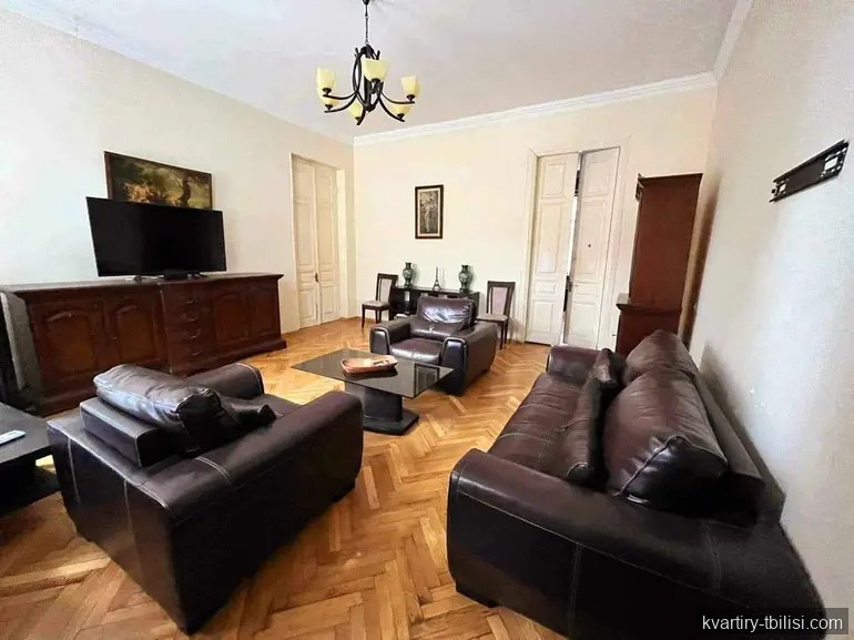 9-bedroom House for sale in Chugureti, Tbilisi, 151 sqm — 167 000 USD | Tbilisi Homes