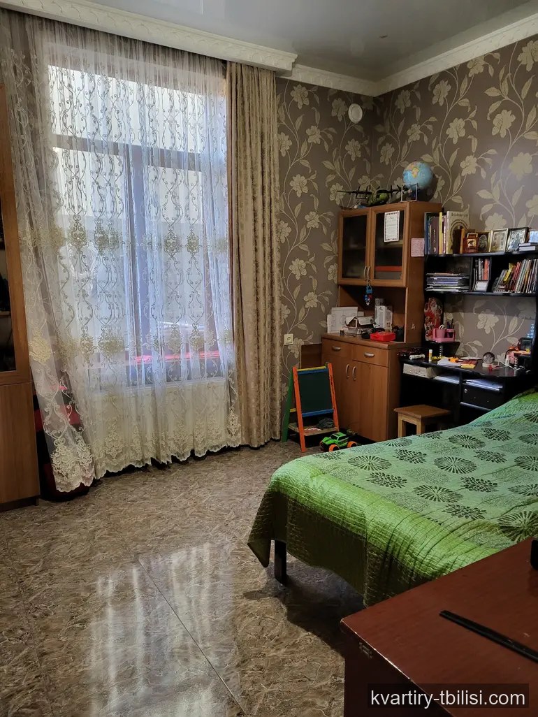 იყიდება 10 ოთახიანი სახლი დიდ დიღომში, 275 მ² — 295 000 USD | Tbilisi Homes