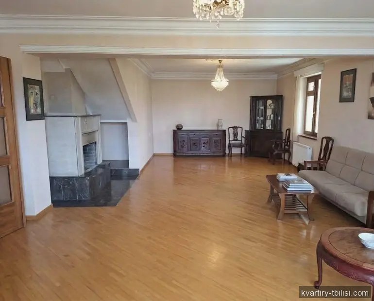 იყიდება 10 ოთახიანი სახლი დიდ დიღომში, 1252 მ² — 595 000 USD | Tbilisi Homes