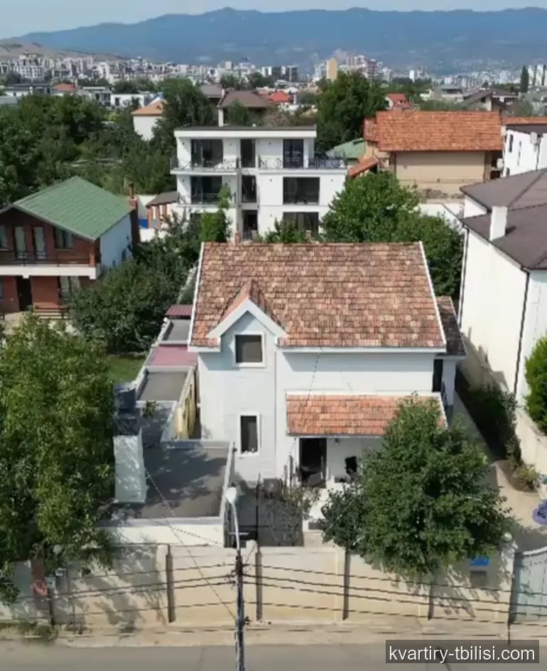 იყიდება 11 ოთახიანი სახლი დიდ დიღომში, 165 მ² — 970 000 USD | Tbilisi Homes