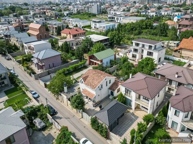 იყიდება 11 ოთახიანი სახლი დიდ დიღომში, 165 მ² — 970 000 USD | Tbilisi Homes