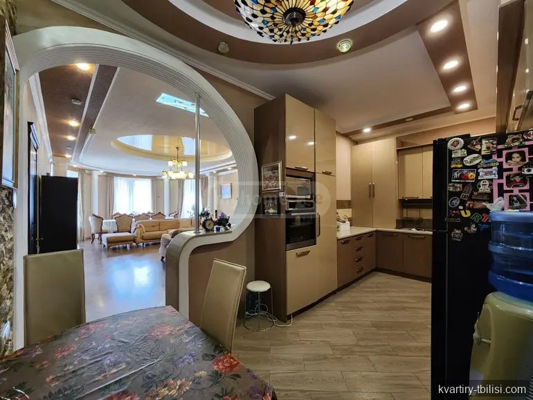 8-bedroom House for sale in Didi Digomi, Tbilisi, 340 sqm — 600 000 USD | Tbilisi Homes