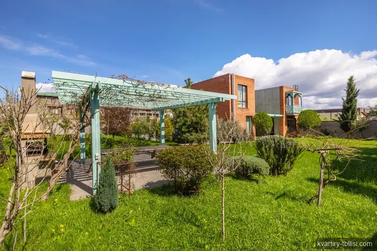 8-комнатный дом в Диди Дигоми — 1 000 000 USD | Tbilisi Homes