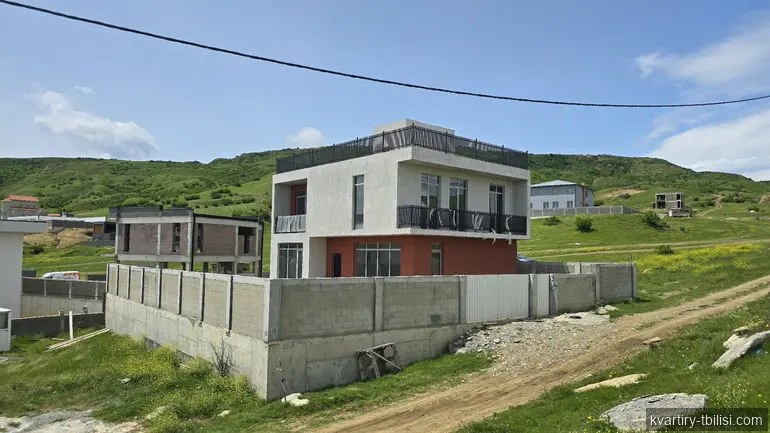 იყიდება 8 ოთახიანი სახლი დიდ დიღომში, 210 მ² — 255 000 USD | Tbilisi Homes