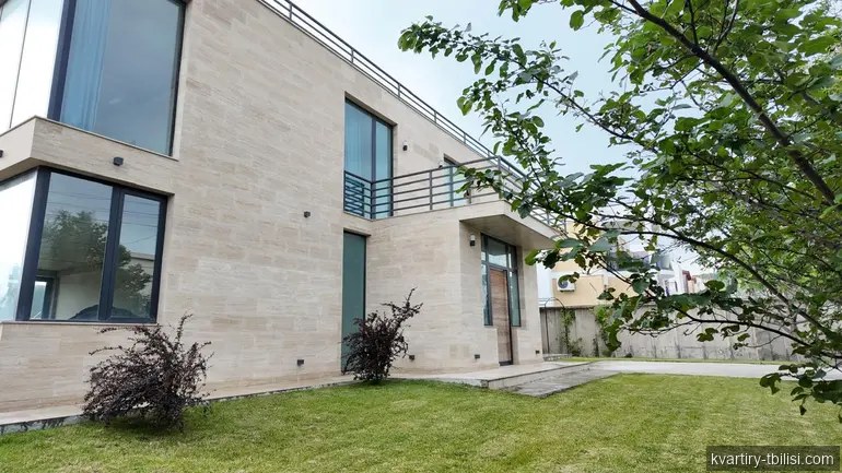 იყიდება 9 ოთახიანი სახლი დიდ დიღომში, 520 მ² — 4 500 USD | Tbilisi Homes