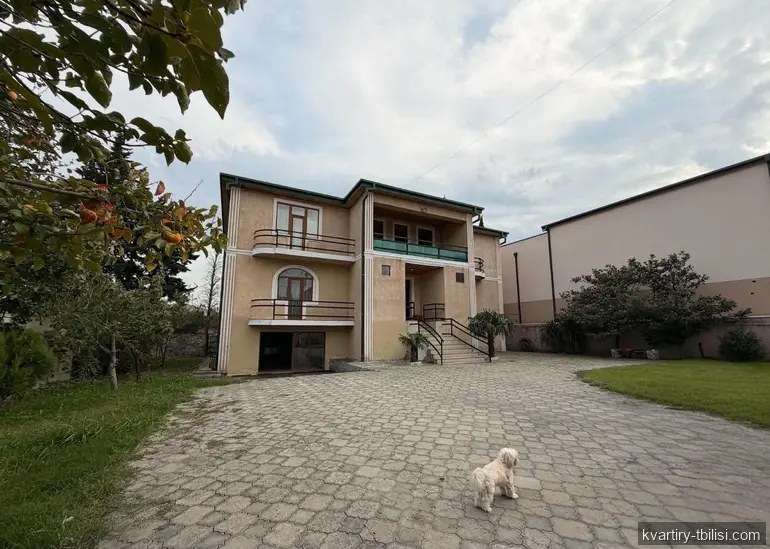 იყიდება 11 ოთახიანი სახლი დიღომი 1-9-ში, 550 მ² — 550 000 USD | Tbilisi Homes