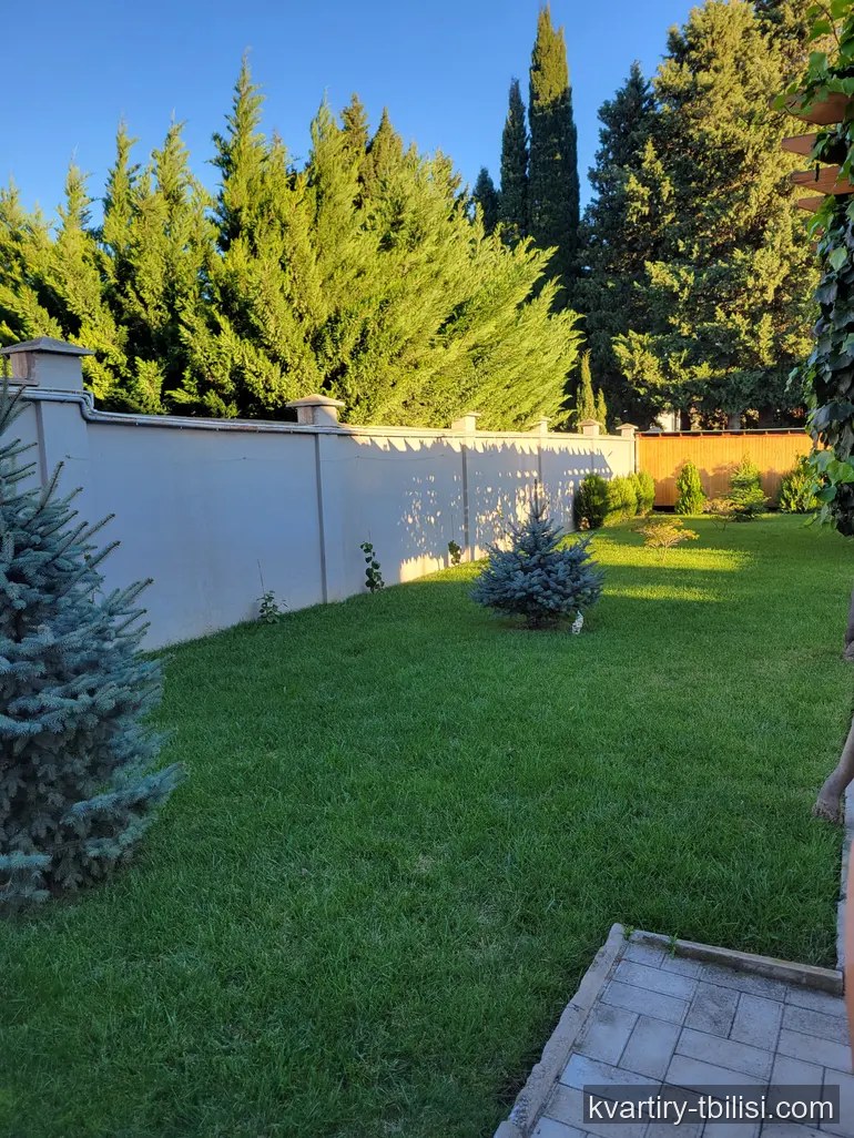 9-bedroom House for sale in Digomi 1-9, Tbilisi, 250 sqm — 800 000 USD | Tbilisi Homes