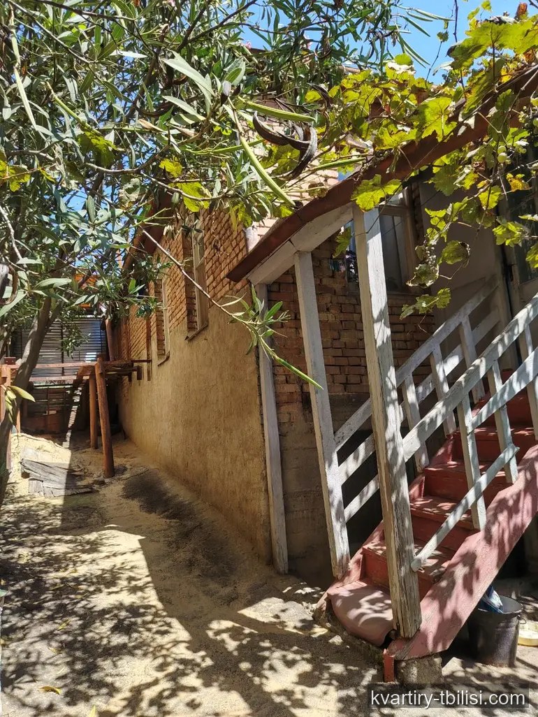 იყიდება 11 ოთახიანი სახლი ელიაზე, 455 მ² — 250 000 USD | Tbilisi Homes