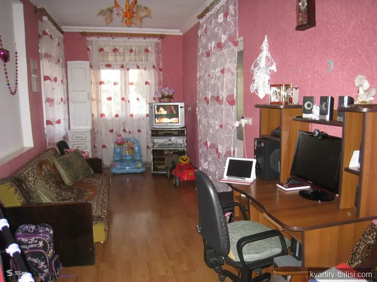 იყიდება 8 ოთახიანი სახლი გლდანში, 772 მ² — 250 000 USD | Tbilisi Homes