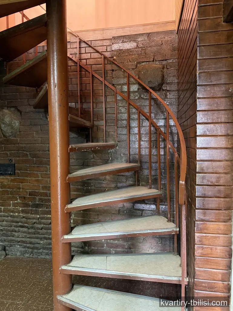 იყიდება 8 ოთახიანი სახლი გლდანში, 140 მ² — 130 000 USD | Tbilisi Homes