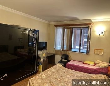 იყიდება 11 ოთახიანი სახლი ისანში, 448 მ² — 480 000 USD | Tbilisi Homes