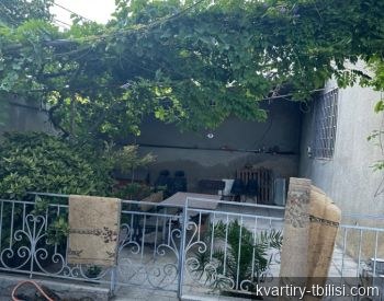 იყიდება 11 ოთახიანი სახლი ისანში, 448 მ² — 480 000 USD | Tbilisi Homes