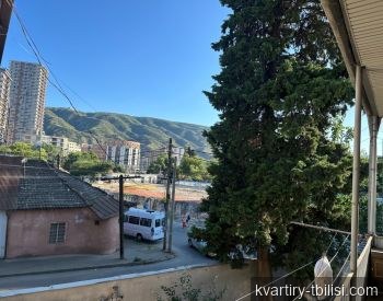 იყიდება 11 ოთახიანი სახლი ისანში, 448 მ² — 480 000 USD | Tbilisi Homes