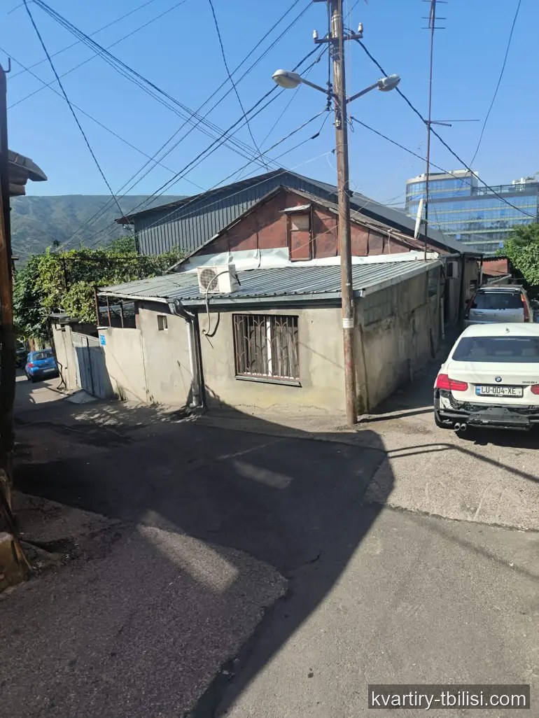 იყიდება 5 ოთახიანი სახლი ისანში, 130 მ² — 100 000 USD | Tbilisi Homes