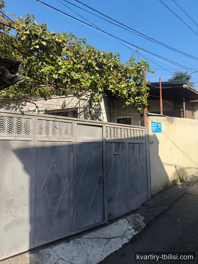 იყიდება 5 ოთახიანი სახლი ისანში, 130 მ² — 100 000 USD | Tbilisi Homes