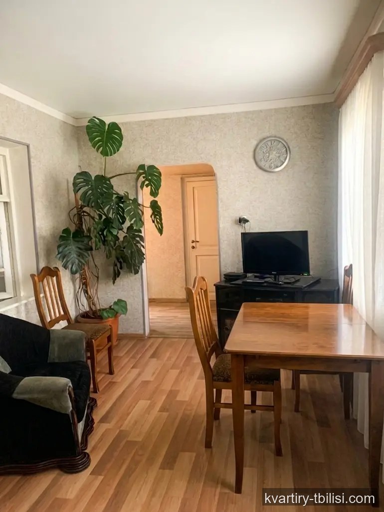 8-bedroom House for sale in Isani, Tbilisi, 226 sqm — 158 000 USD | Tbilisi Homes