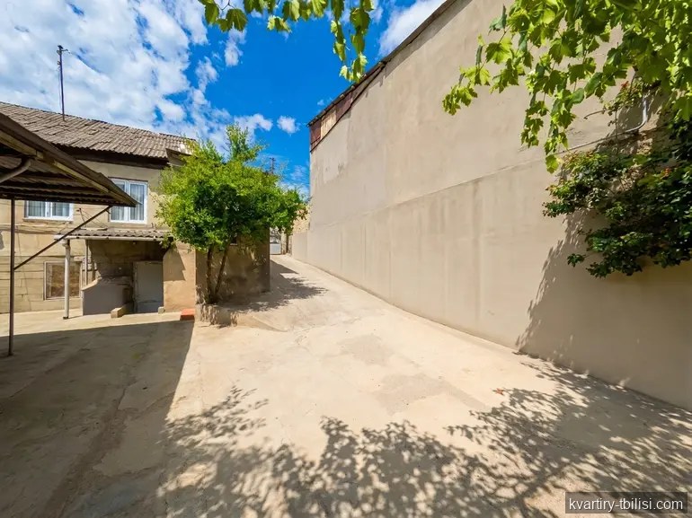 8-bedroom House for sale in Isani, Tbilisi, 226 sqm — 158 000 USD | Tbilisi Homes