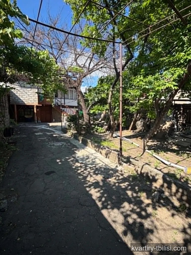 9-комнатный дом в Исани — 170 000 USD | Tbilisi Homes
