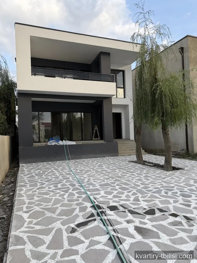 იყიდება 8 ოთახიანი სახლი ივერთუბანში, 235 მ² — 350 000 USD | Tbilisi Homes