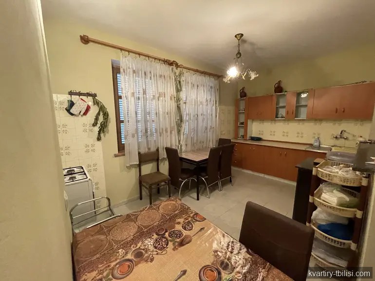 იყიდება 8 ოთახიანი სახლი კოჯორში, 300 მ² — 500 000 USD | Tbilisi Homes