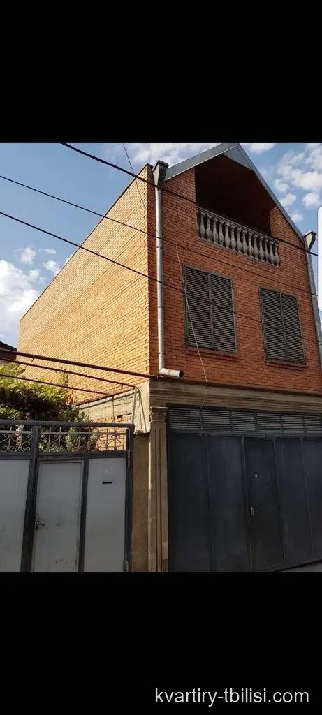 იყიდება 9 ოთახიანი სახლი კუკიაზე, 200 მ² — 150 000 USD | Tbilisi Homes