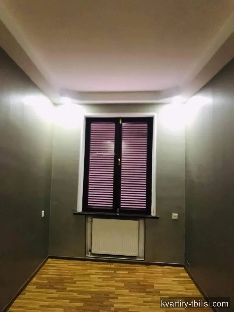 იყიდება 9 ოთახიანი სახლი კუკიაზე, 200 მ² — 150 000 USD | Tbilisi Homes