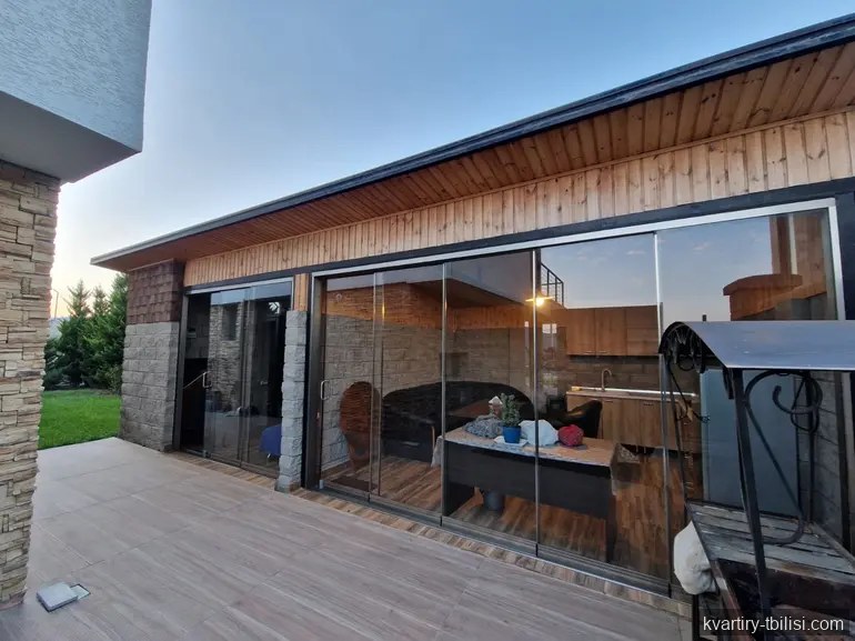 იყიდება 10 ოთახიანი სახლი ლისზე, 900 მ² — 1 230 000 USD | Tbilisi Homes