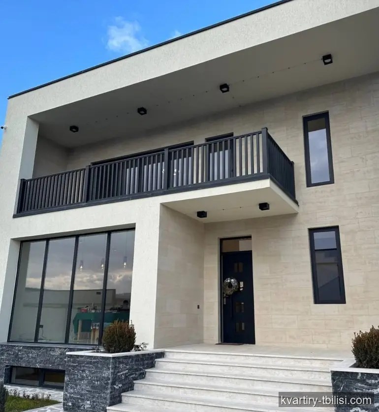 იყიდება 10 ოთახიანი სახლი ლისზე, 412 მ² — 495 000 USD | Tbilisi Homes