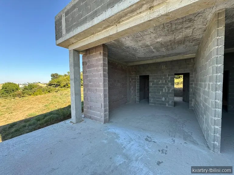 იყიდება 11 ოთახიანი სახლი ლისზე, 280 მ² — 210 000 USD | Tbilisi Homes
