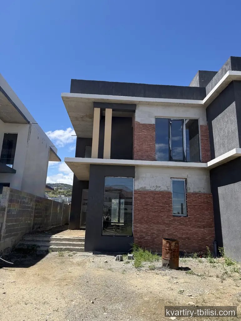 იყიდება 5 ოთახიანი სახლი ლისზე, 205 მ² — 270 000 USD | Tbilisi Homes