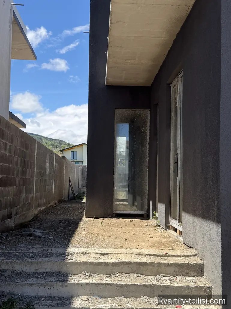 იყიდება 5 ოთახიანი სახლი ლისზე, 205 მ² — 270 000 USD | Tbilisi Homes