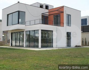 იყიდება 5 ოთახიანი სახლი ლისზე, 320 მ² — 400 000 USD | Tbilisi Homes