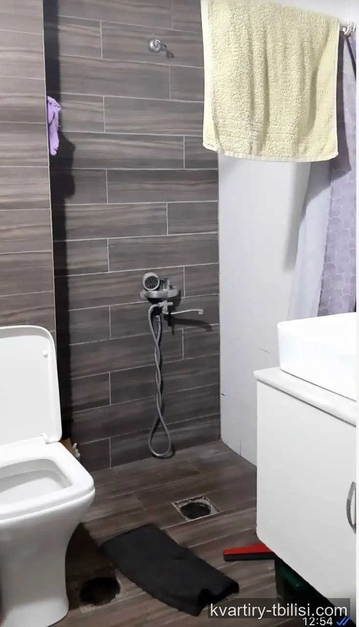იყიდება 3 ოთახიანი სახლი მთაწმინდაზე, 45 მ² — 75 000 USD | Tbilisi Homes