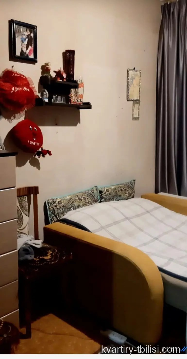 იყიდება 3 ოთახიანი სახლი მთაწმინდაზე, 45 მ² — 75 000 USD | Tbilisi Homes
